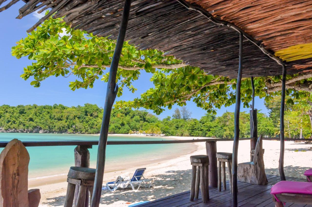 Sand And Tan Beach Hotel Ocho Rios Exterior foto